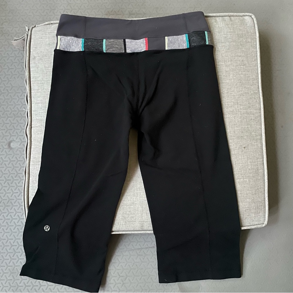 Lululemon Groove Crop reversible Capri luon leggings yoga pants size 6 S